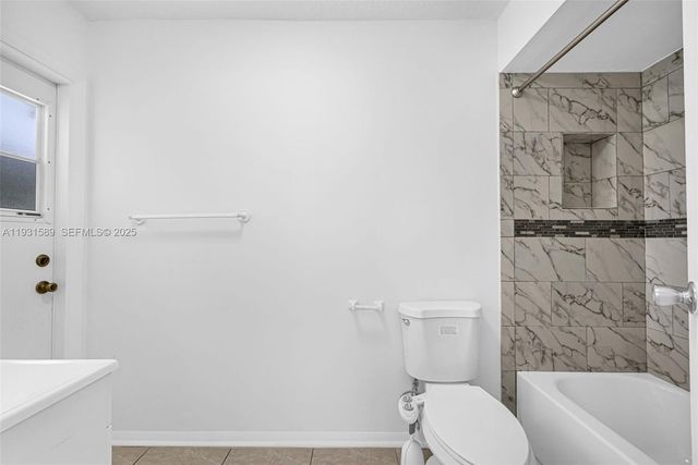 9480 NW 24th Pl, Sunrise, FL 33322