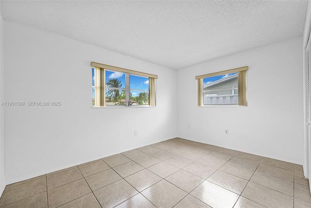 9480 NW 24th Pl, Sunrise, FL 33322