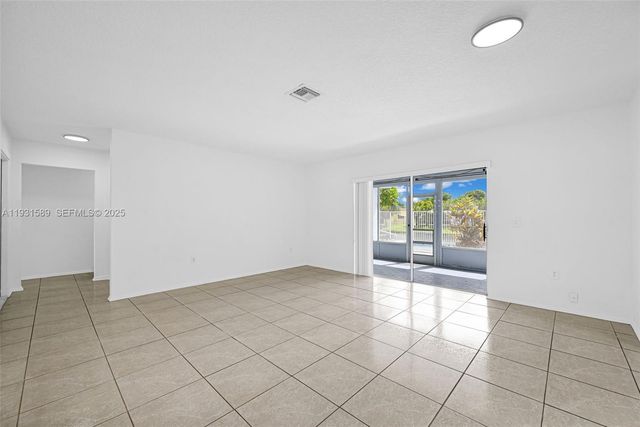 9480 NW 24th Pl, Sunrise, FL 33322