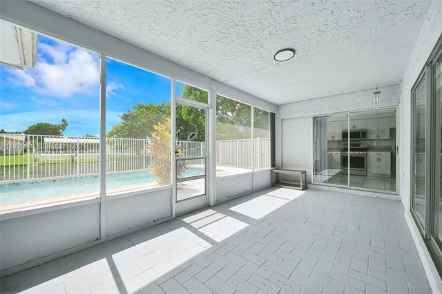 9480 NW 24th Pl, Sunrise, FL 33322