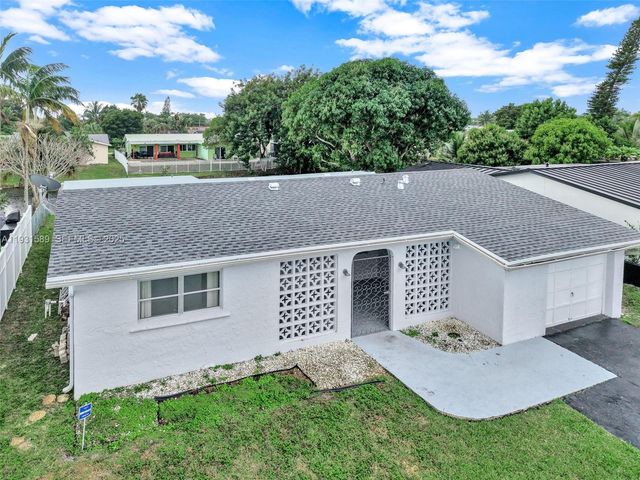 9480 NW 24th Pl, Sunrise, FL 33322