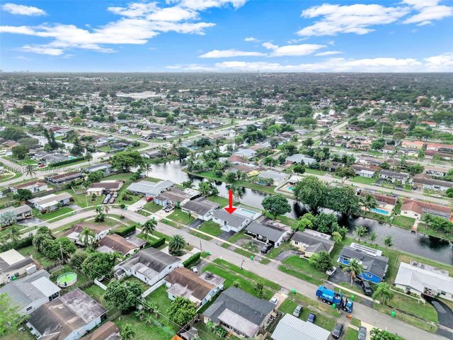 9480 NW 24th Pl, Sunrise, FL 33322