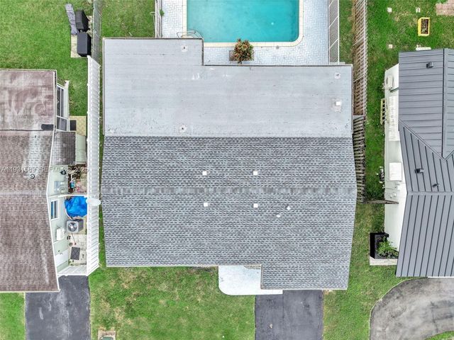 9480 NW 24th Pl, Sunrise, FL 33322