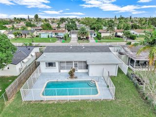 9480 NW 24th Pl, Sunrise, FL 33322
