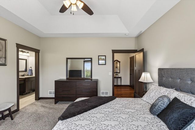 1305 Meadow Court, Shakopee, MN 55379