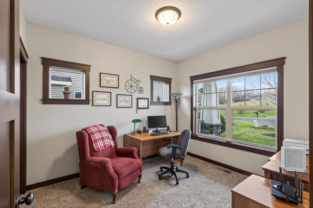 1305 Meadow Court, Shakopee, MN 55379