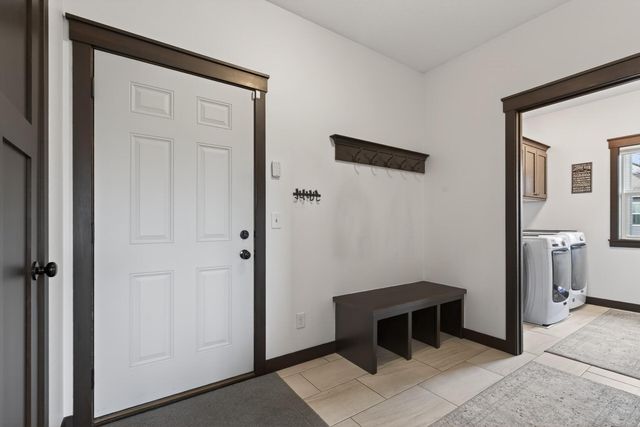 1305 Meadow Court, Shakopee, MN 55379