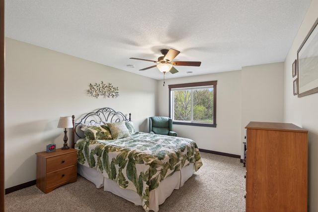 1305 Meadow Court, Shakopee, MN 55379