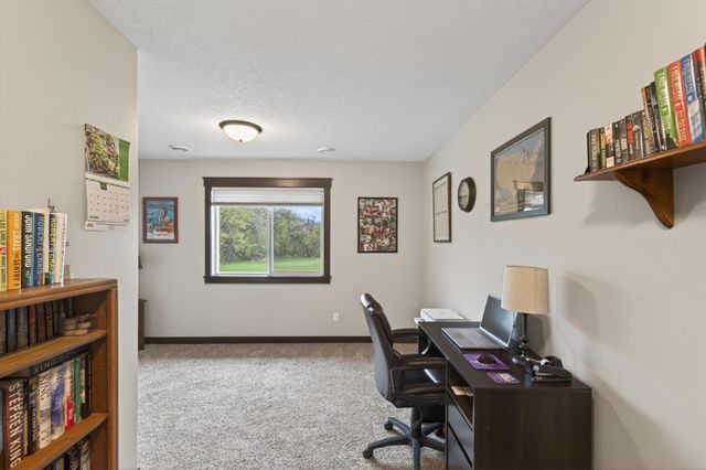 1305 Meadow Court, Shakopee, MN 55379