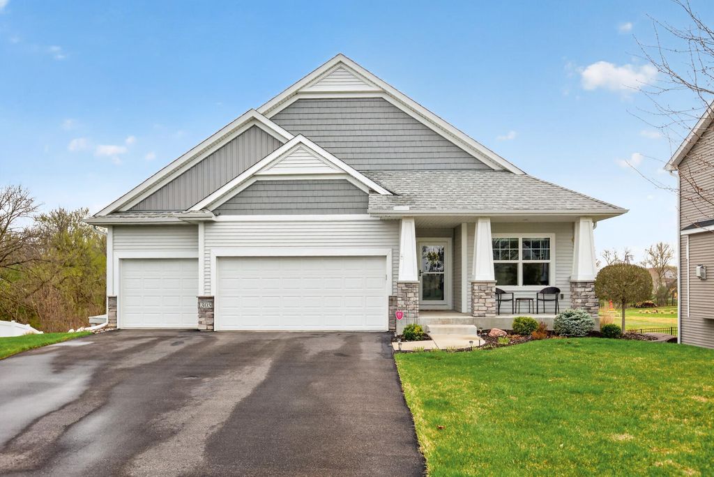 1305 Meadow Court, Shakopee, MN 55379