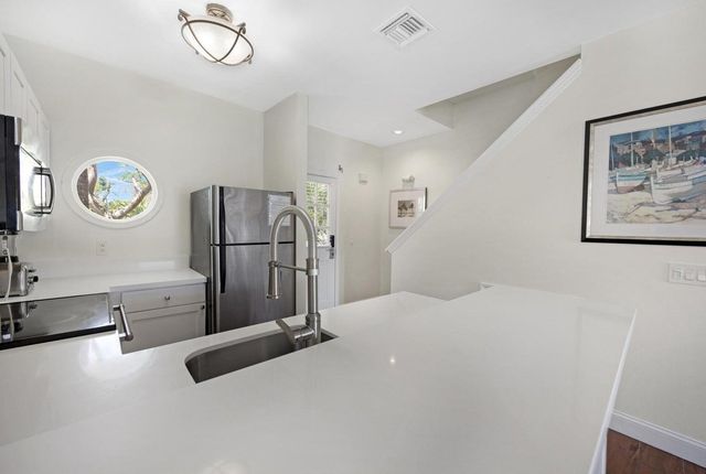 7041 Harbor Village Drive, Duck Key, FL 33050