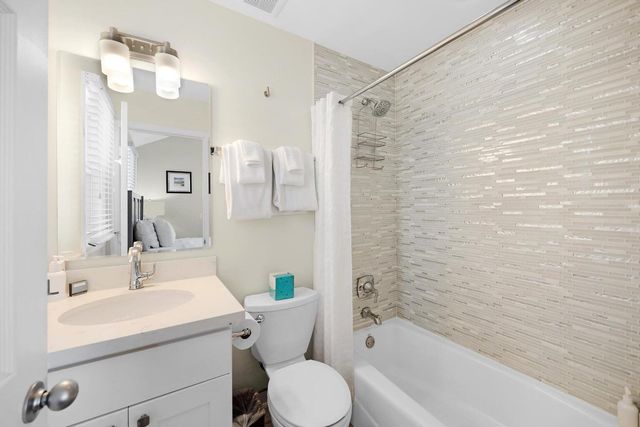 7041 Harbor Village Drive, Duck Key, FL 33050