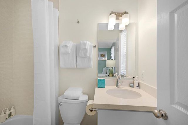 7041 Harbor Village Drive, Duck Key, FL 33050