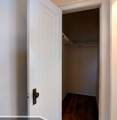 2536 N Sawyer Avenue 402, Chicago, IL 60647