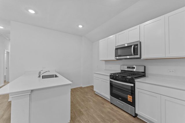 320 Nizao LN, Bastrop, TX 78602