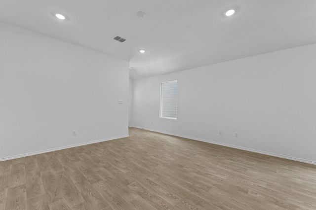 320 Nizao LN, Bastrop, TX 78602