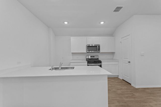 320 Nizao LN, Bastrop, TX 78602