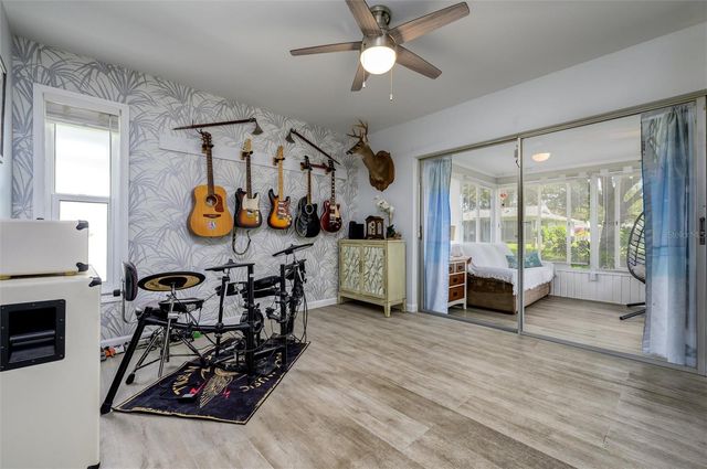 1472 QUEEN ANNE DRIVE, Palm Harbor, FL 34684