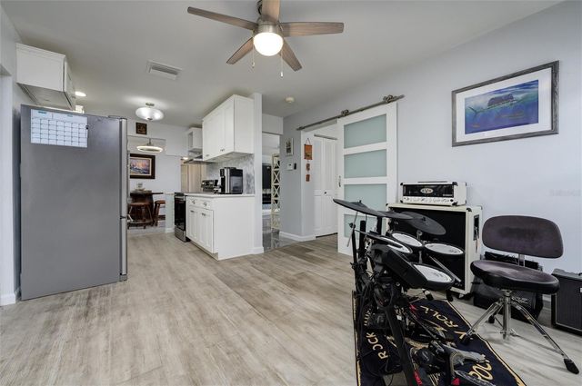 1472 QUEEN ANNE DRIVE, Palm Harbor, FL 34684