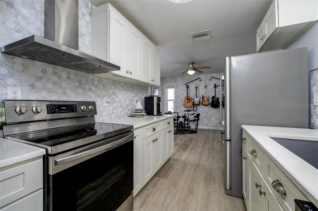 1472 QUEEN ANNE DRIVE, Palm Harbor, FL 34684