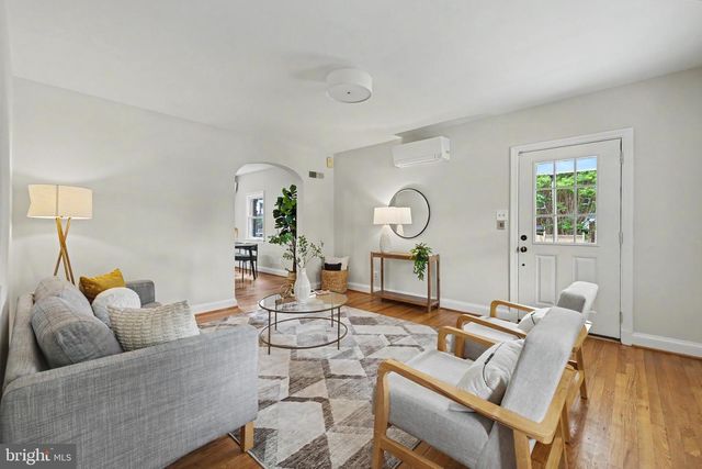 638 N NELSON ST N, Arlington, VA 22203