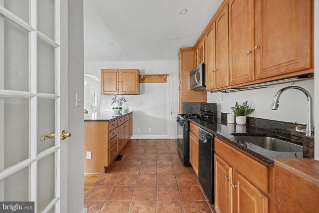 638 N NELSON ST N, Arlington, VA 22203
