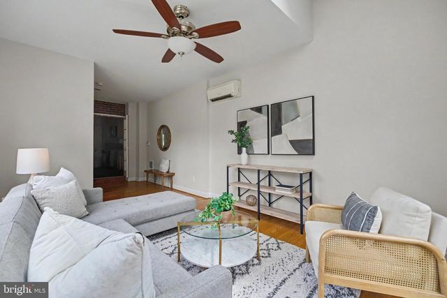638 N NELSON ST N, Arlington, VA 22203