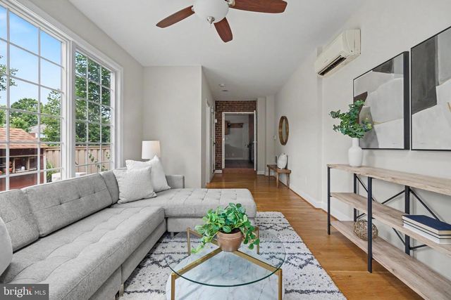 638 N NELSON ST N, Arlington, VA 22203