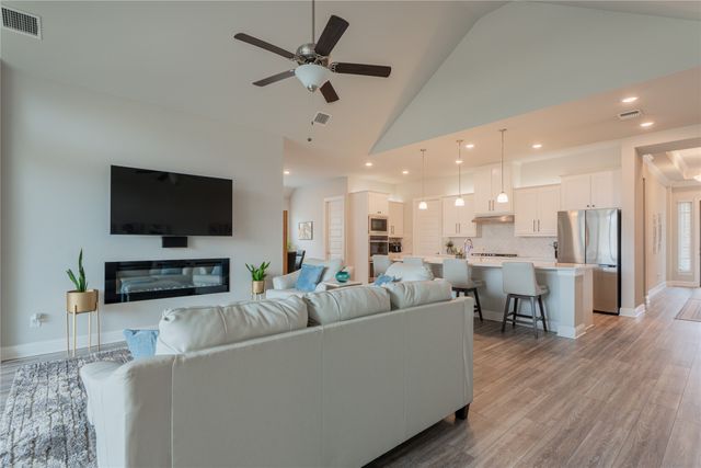 1924 Burton Hollow Way, Mckinney, TX 75071