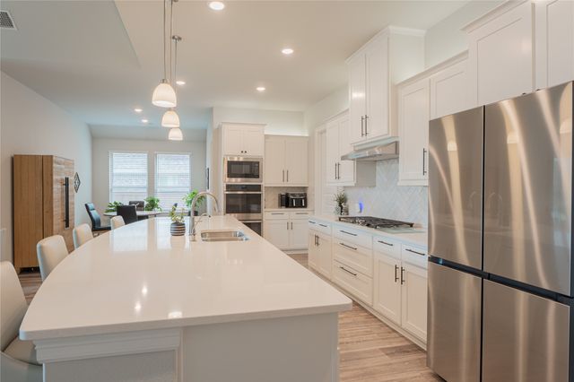 1924 Burton Hollow Way, Mckinney, TX 75071