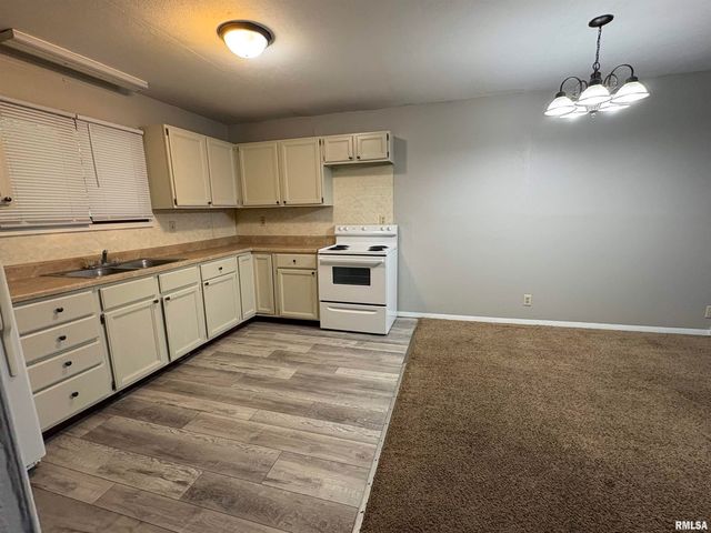 4110 W Smithville Rd Apt A, Bartonville, IL 61607