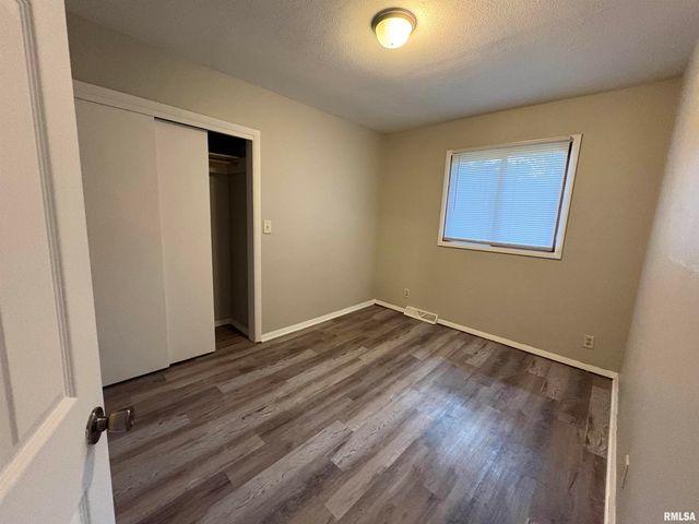 4110 W Smithville Rd Apt A, Bartonville, IL 61607