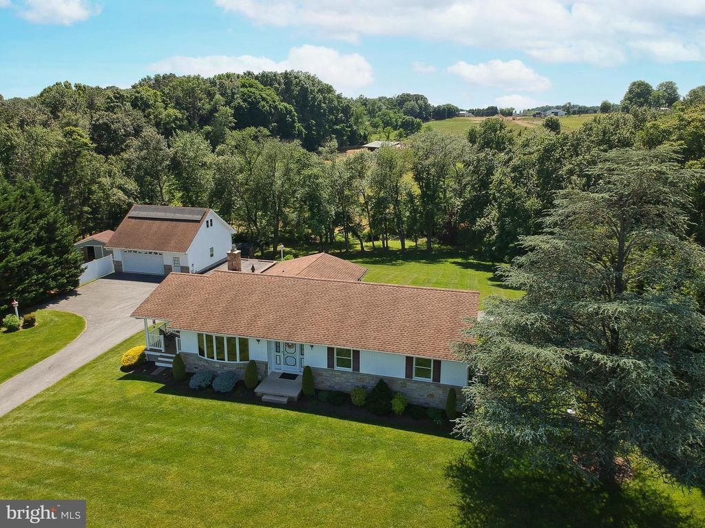 18906 FALLS RD, Hampstead, MD 21074