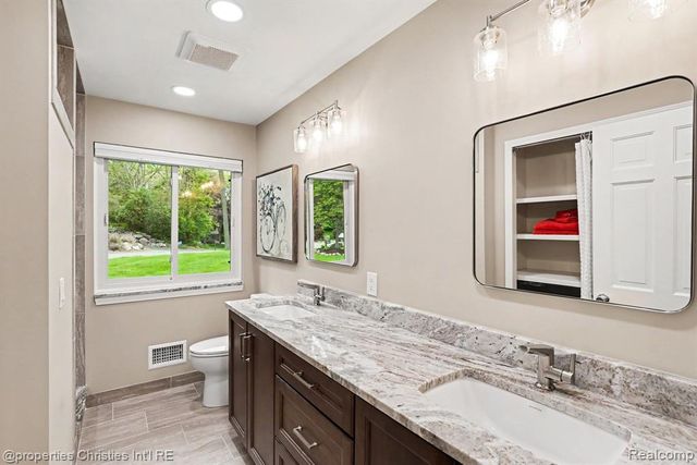 6905 W Church Street, Clarkston, MI 48346
