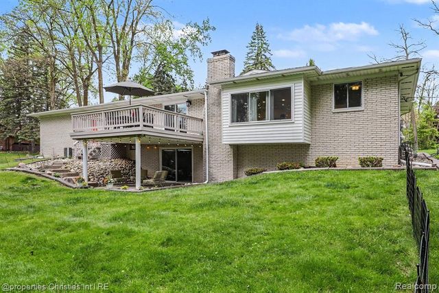 6905 W Church Street, Clarkston, MI 48346