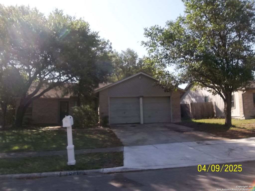 13910 Crested Creek, San Antonio, TX 78217