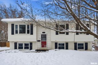 3511 ELDORADO Drive, Bettendorf, IA 52722