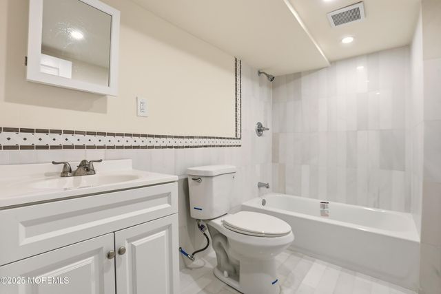 601 Duchess Court, Toms River, NJ 08753