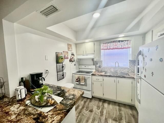 2546 Dudley Drive E H, West Palm Beach, FL 33415