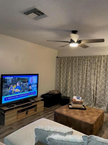 2546 Dudley Drive E H, West Palm Beach, FL 33415