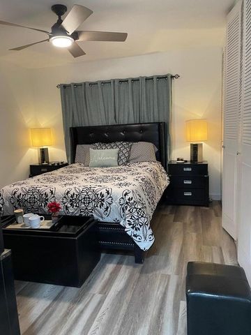 2546 Dudley Drive E H, West Palm Beach, FL 33415