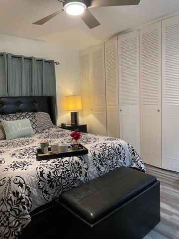 2546 Dudley Drive E H, West Palm Beach, FL 33415