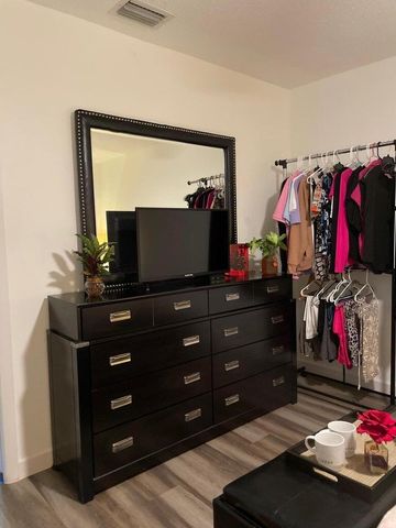 2546 Dudley Drive E H, West Palm Beach, FL 33415