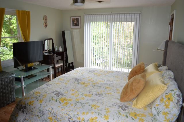 22 Roosevelt Rd 4, Quincy, MA 02169