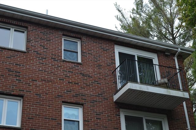 22 Roosevelt Rd 4, Quincy, MA 02169