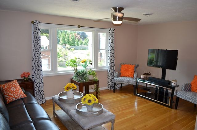 22 Roosevelt Rd 4, Quincy, MA 02169