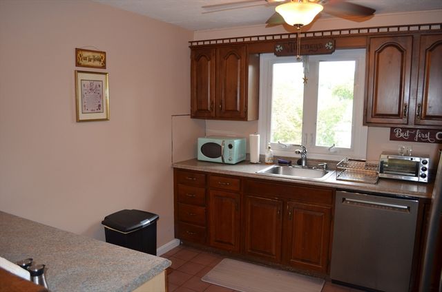 22 Roosevelt Rd 4, Quincy, MA 02169