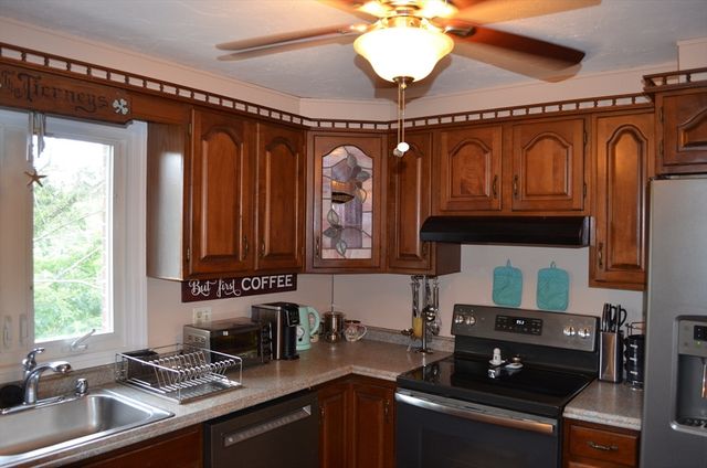 22 Roosevelt Rd 4, Quincy, MA 02169