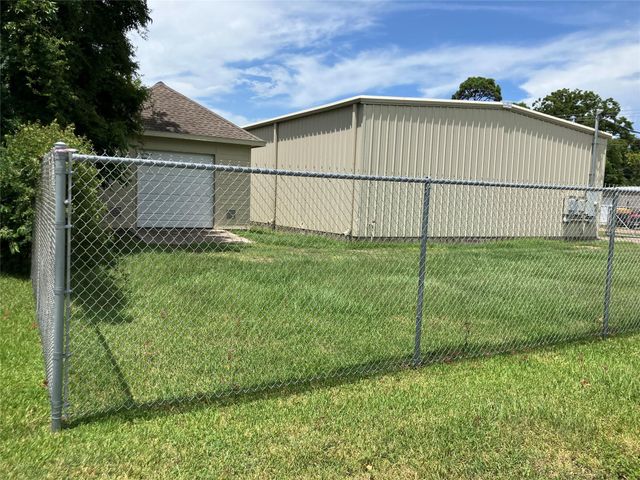 1313 Petroleum Street, La Marque, TX 77568