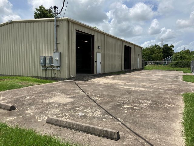 1313 Petroleum Street, La Marque, TX 77568